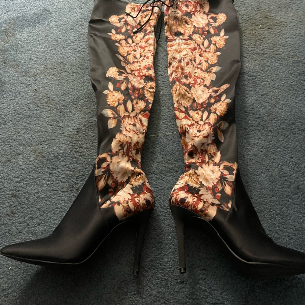 Stiletto over the knee, satin Floral boots.